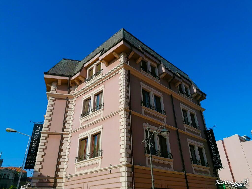 hotel peninsula