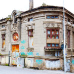 casa cu monograma constanta