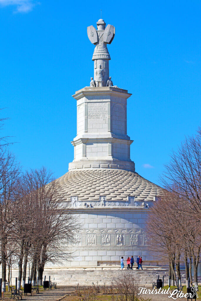 monumentul triumfal adamclisi