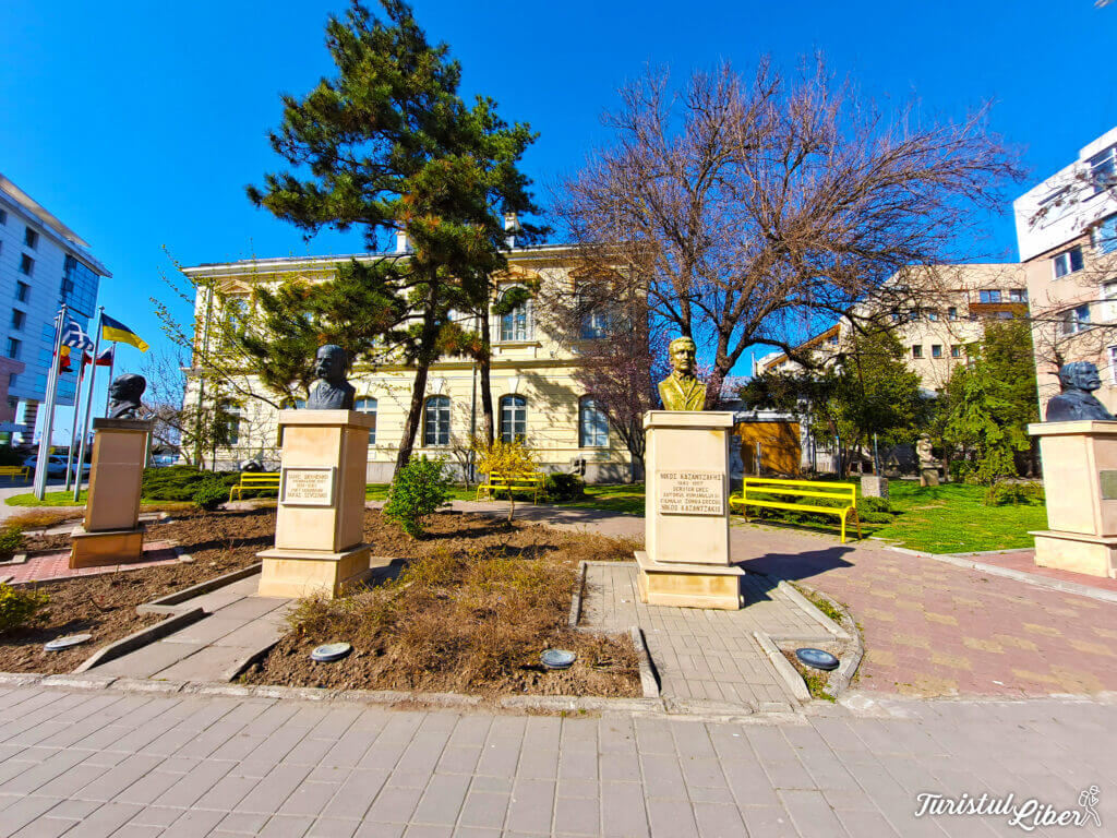 parcul personalitatilor