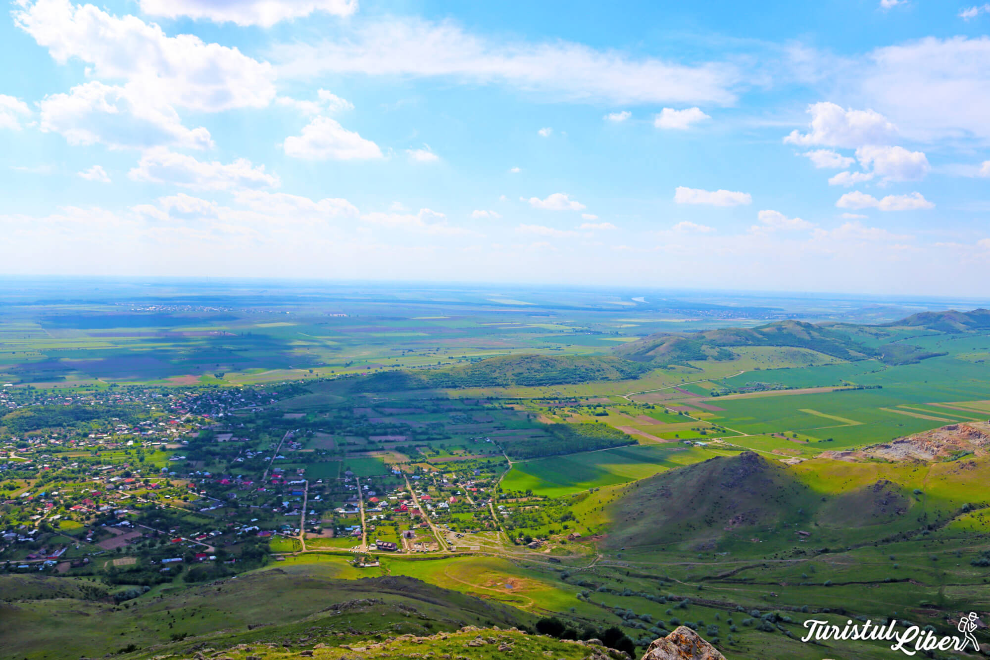 panorama localitatea greci muntii macin