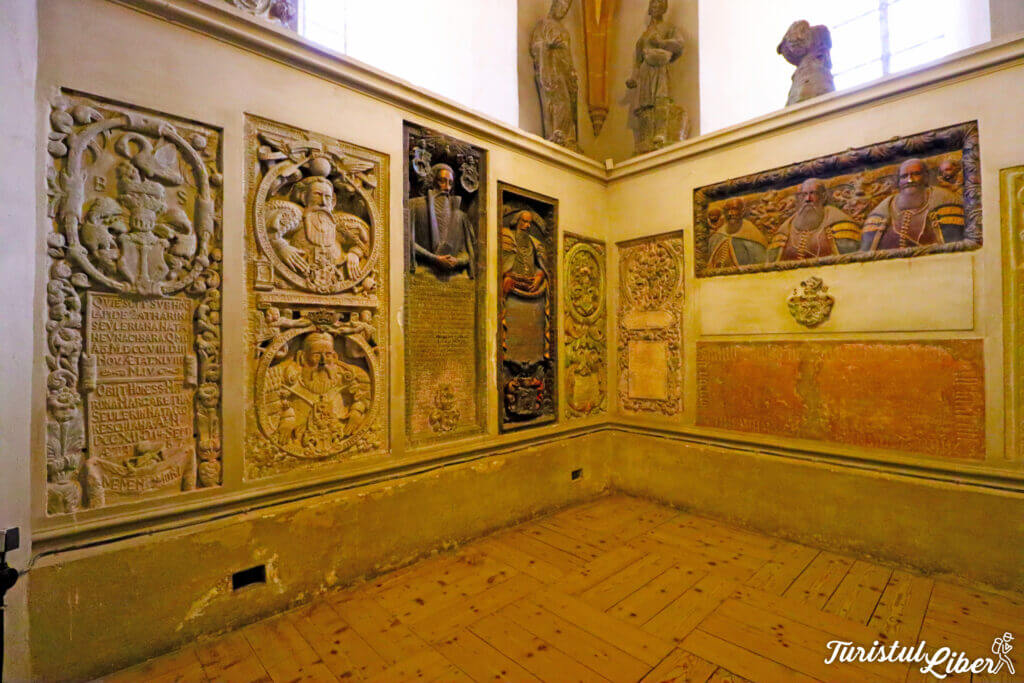 camera funerara biserica neagra