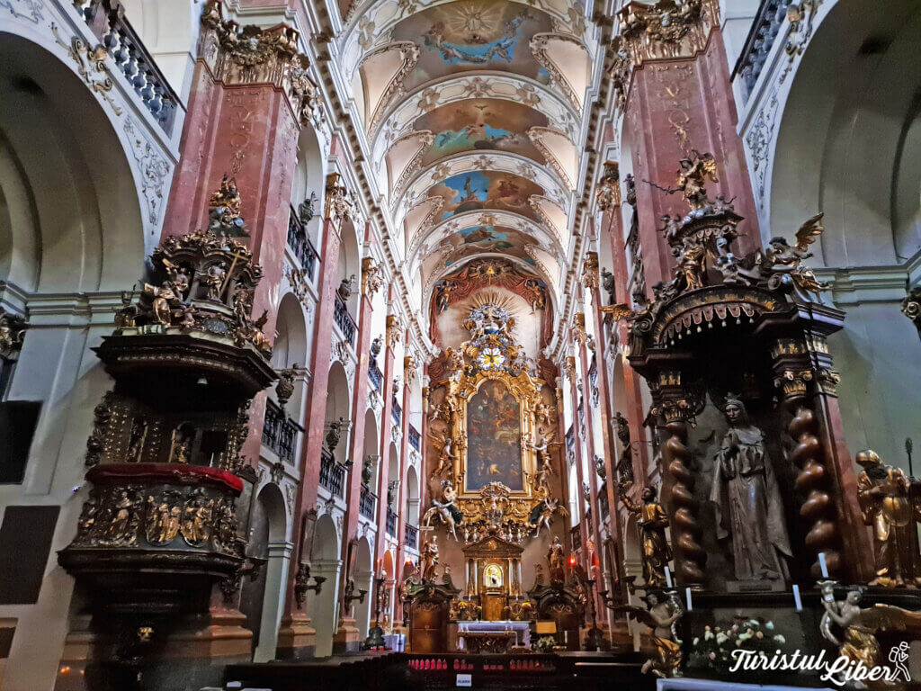 interior biserica baroca sf nicolae