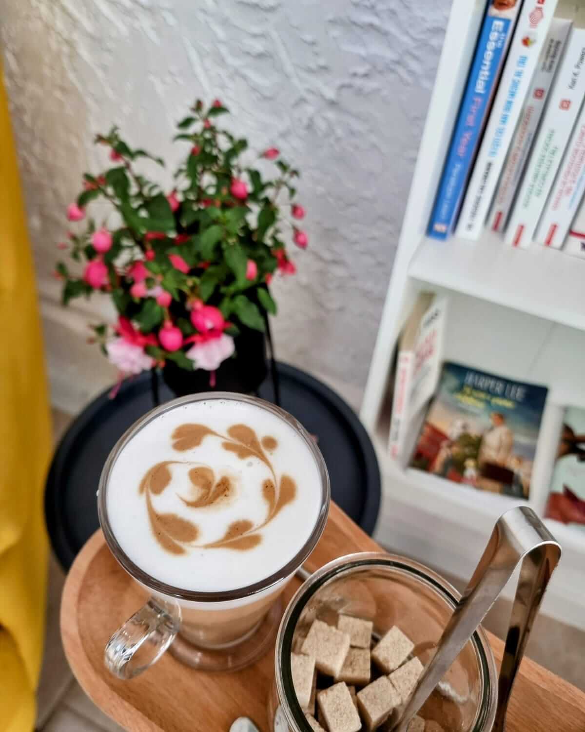 Cafea, sucuri naturale, limonade sau cocktail-uri