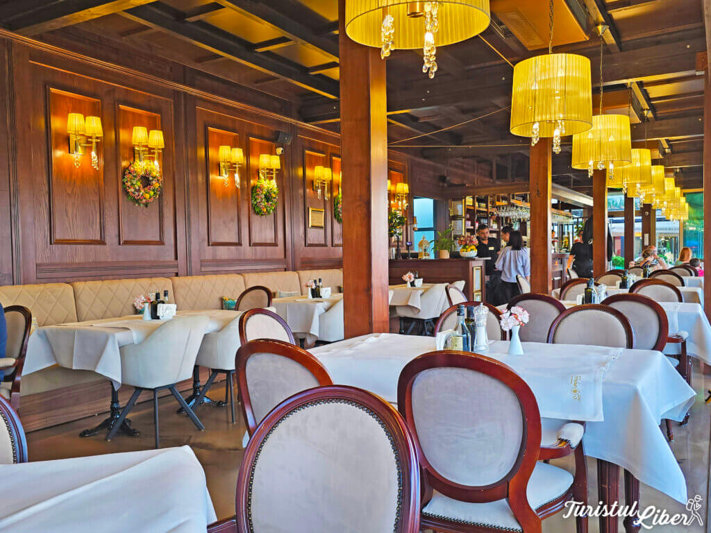 interior restaurant marin compass ct