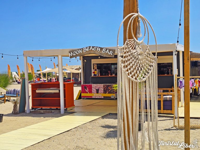 beach bar moon beach