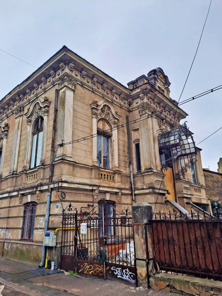 Tur ghidat cartierul armenesc București – Descoperă povești nebănuite