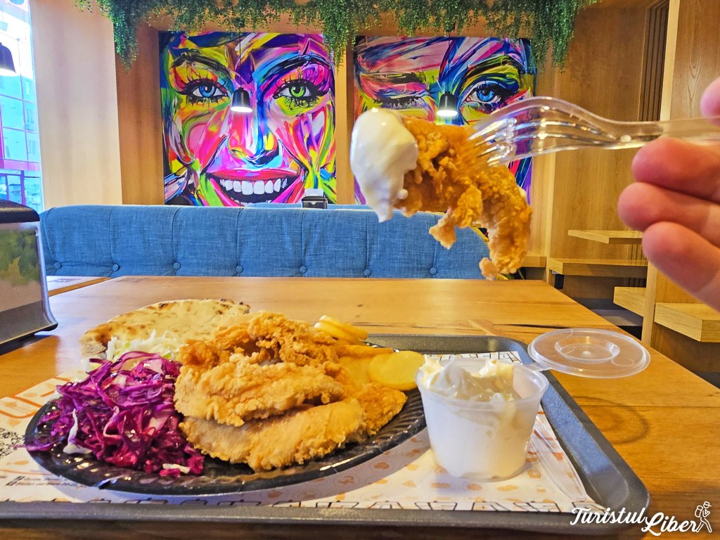 crispy chicken gyros and doner constanta