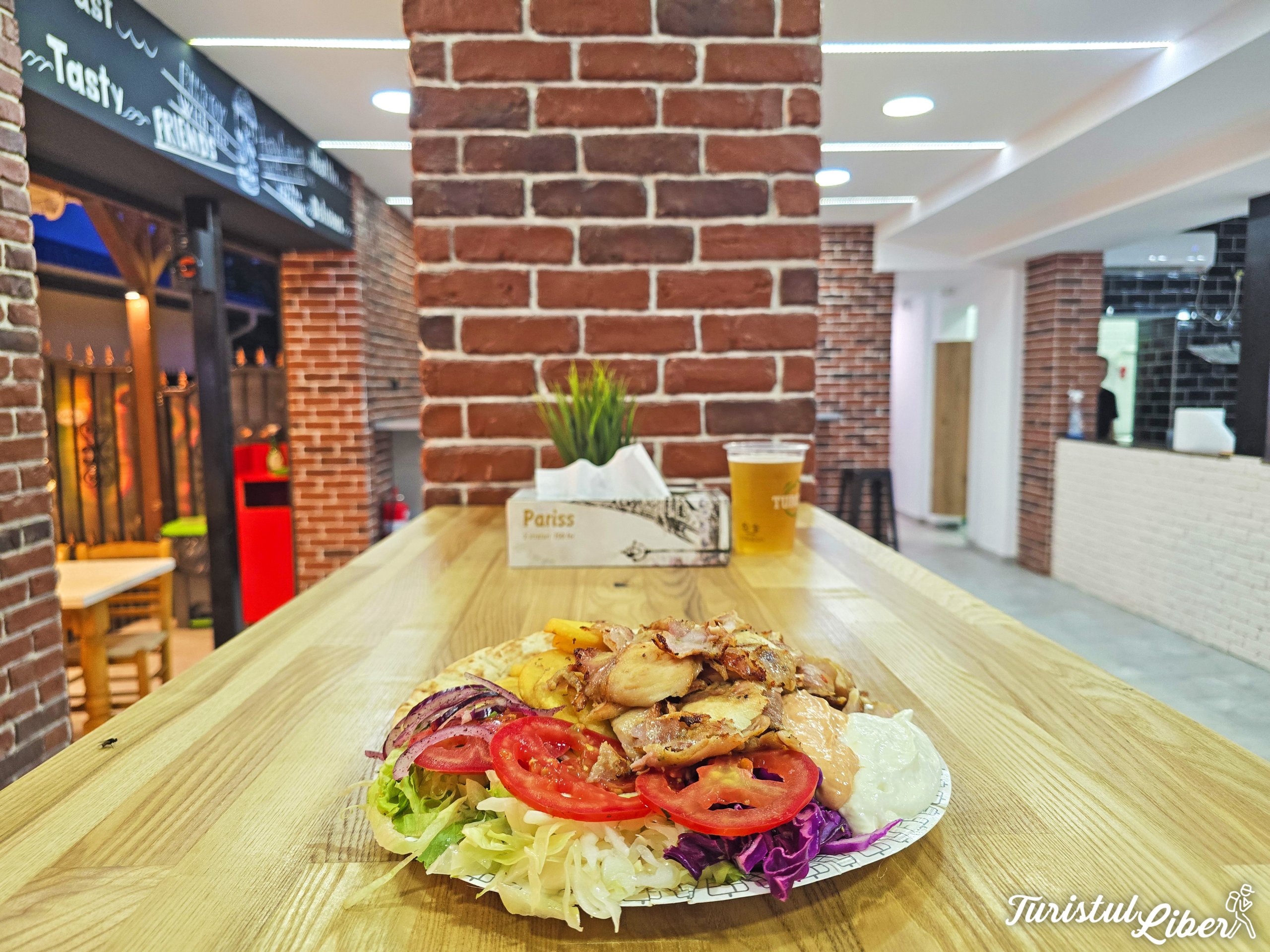 Gyros bun în Vama Veche