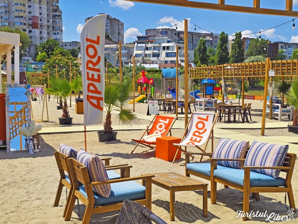 lounge moon beach