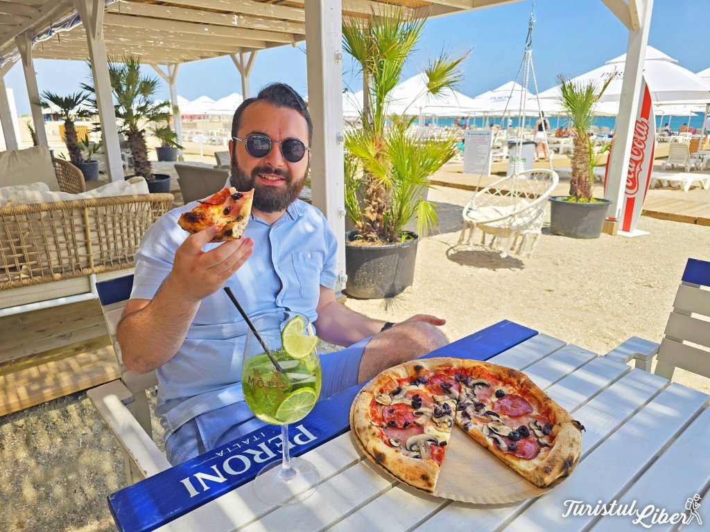 pizza pe plaja white beach