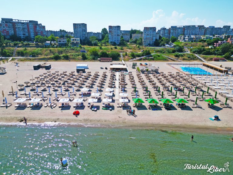 plaja funky beach