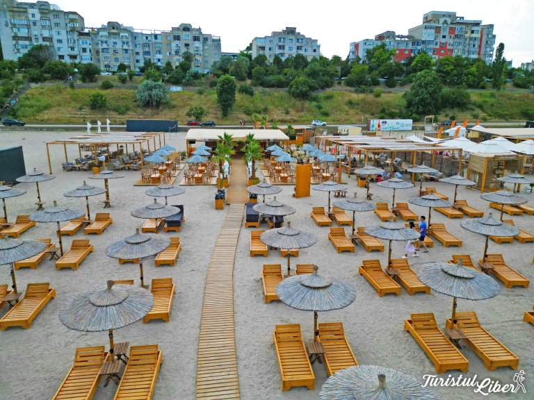 sezlonguri cavo beach