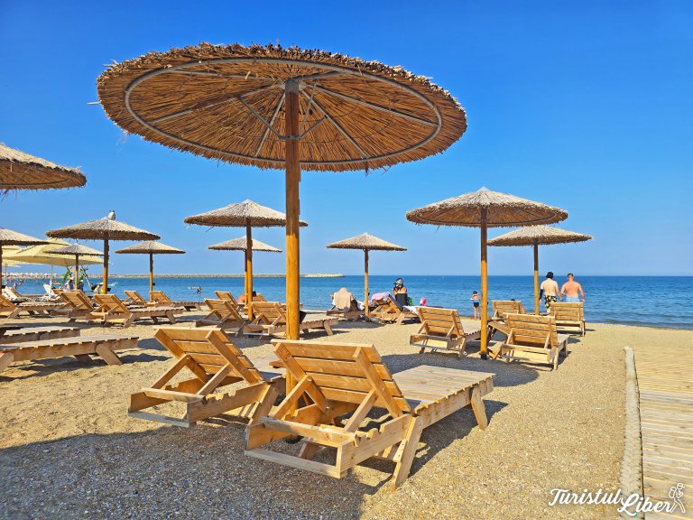 sezlonguri sealight beach constanta