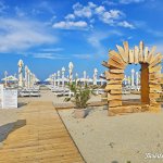 White Beach Sulina - Plaja din Mamaia cu atmosferă de vacanță